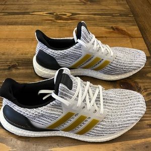 Adidas Ultraboost 4.0 DNA Running Shoes White and Gold Metallic Mens size 10